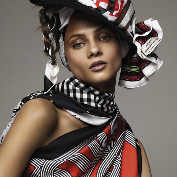 The Art of the Scarf - A Little Inspiration for Wearing the Perfect Accessory - Picture 8 of 16